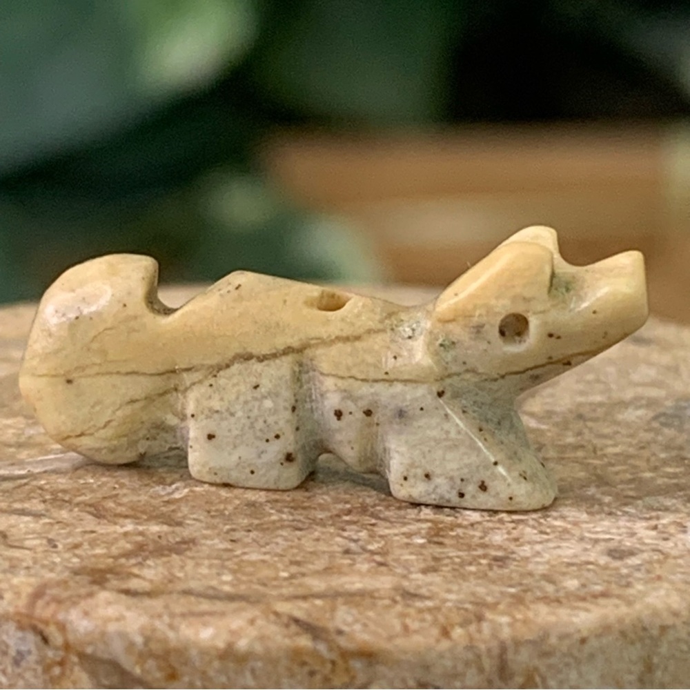 Native American Zuni Fox Wolf Fetish Bead Carved Stone Mini Animal Vintage .9"